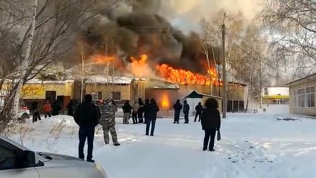 г.Стрежевой горит красным пламенем...ПРОСТО ЖЕСТЬ))) смотреть онлайн