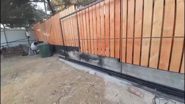 Откатные ворота "По рельсе" смотреть онлайн