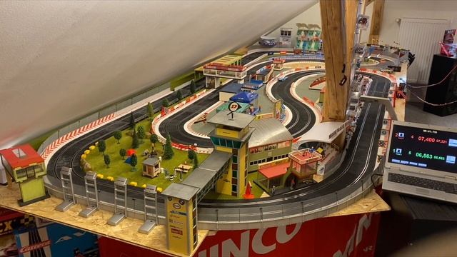 RevoSlot Toyota GT-one vs. RevoSlot Toyota Supra , Slot Car Race смотреть онлайн