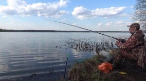 Бешеный клев без наживки! Рыбалка в мае 2022! Ловля на донку карася 2022!