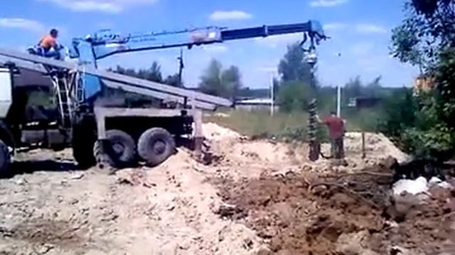 Автобуровая, ямобур, бурильно крановая машина смотреть онлайн