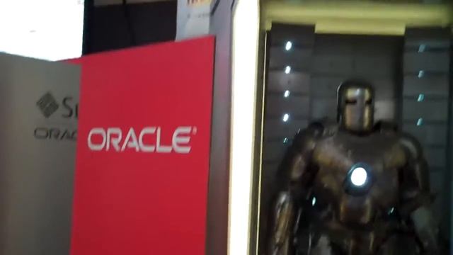 Exadata Iron Man display at Oracle Open World 2010 смотреть онлайн