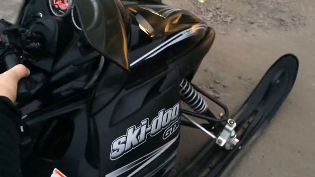 Обзор Ski-Doo GTX 2006г (380f) Snow Mobil смотреть онлайн