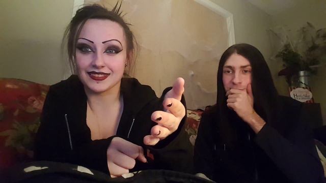Goths react | Two kids one sandbox смотреть онлайн