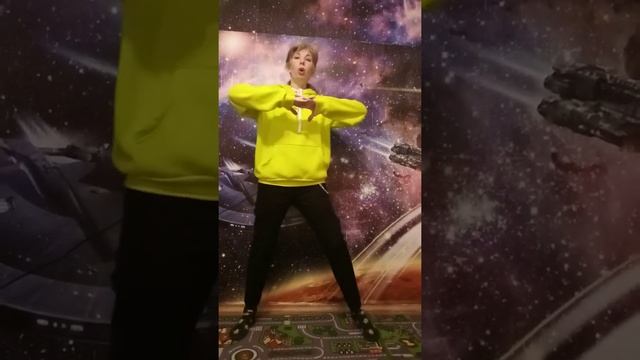 Разучування танцю руки над головами смотреть онлайн