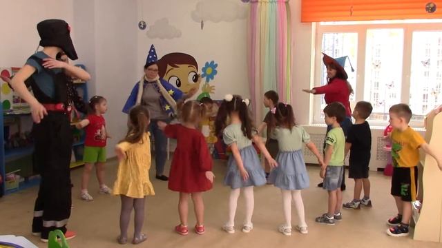 МБДОУ "Изумрудный город" Путешествии Незнайки и его друзей" смотреть онлайн
