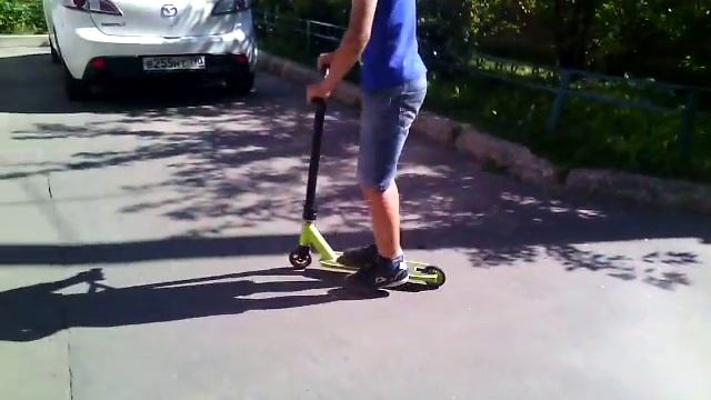 Обучение трюков на самокате смотреть онлайн