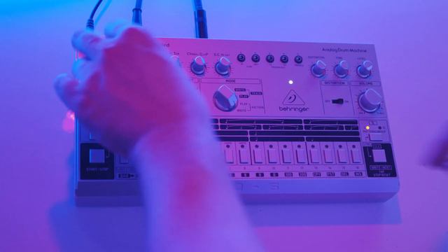 Behringer RD-6 - Sound Demo With Some Effects (No Talking) смотреть онлайн