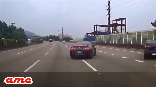 Как разбивают дорогие спорткары