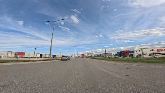 Des camions à perte de vue à la frontière turque смотреть онлайн