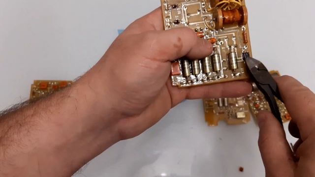 Серый ящик. Что внутри? смотреть онлайн