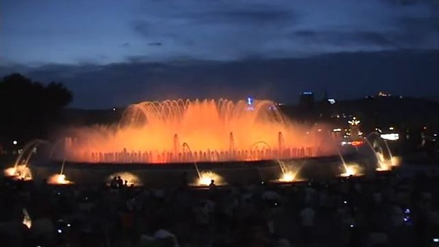 Музыкальный фонтан в Барселоне.Musical fountain in Barcelona смотреть онлайн