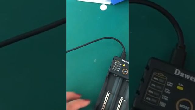 Daweikala Daa-201 Battery Charger смотреть онлайн