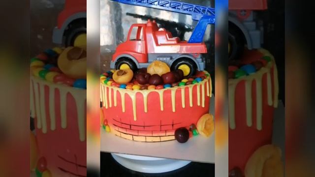 Яркий тортик на 3 годика. Внутри "молочная девочка" с йогуртовым кремом и персиками смотреть онлайн