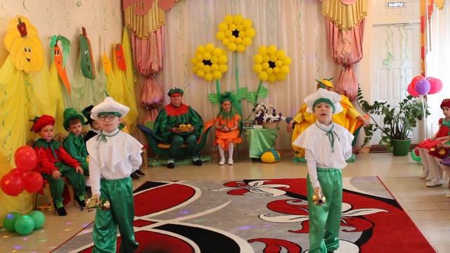 Музыкальный спектакль "Королевство Огород"-часть 2 смотреть онлайн