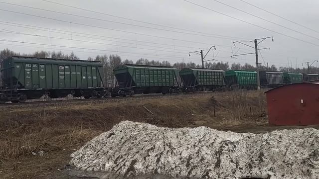 "Два тройника" Электровозы ВЛ80С-1719/1827Б и ВЛ80С-2002/2265А с грузовым поездом смотреть онлайн