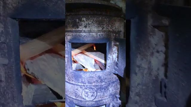Буржуйка в гараж ПОВ 57 Закончил монтаж трубы Буржуйка в работе смотреть онлайн