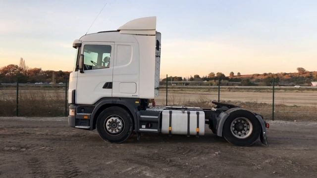 2000 Scania 420 Sleeper Truck Tractor I St Aubin, France Auction - 7 & 8 December смотреть онлайн