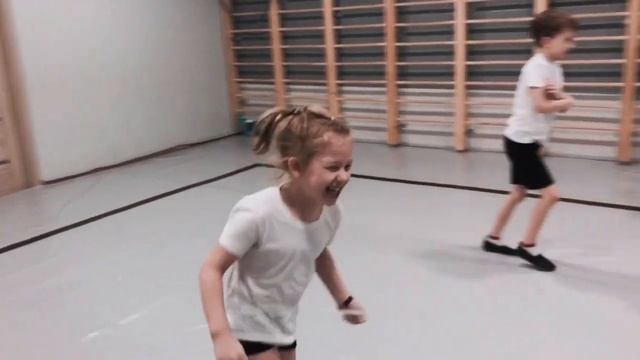 Весёлые игры с тренером после занятий. Гимнастика Благовещенск смотреть онлайн