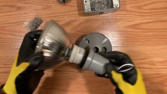 79. Трубки и коробки для электромонтажа по поверхности стен и под открытым небом смотреть онлайн