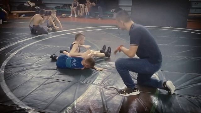 25кг.11.03.2023г.Озинский район п.Сланцевый Рудник.ГРБ ВК:2013-2014г.р. смотреть онлайн