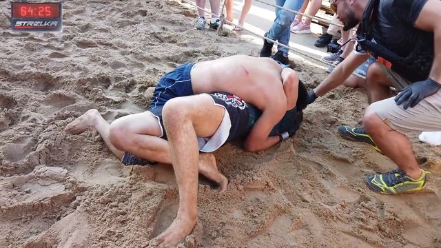 ДАВАЙ НА КУЛАКАХ !!! Бойца достала Борьба !!! смотреть онлайн