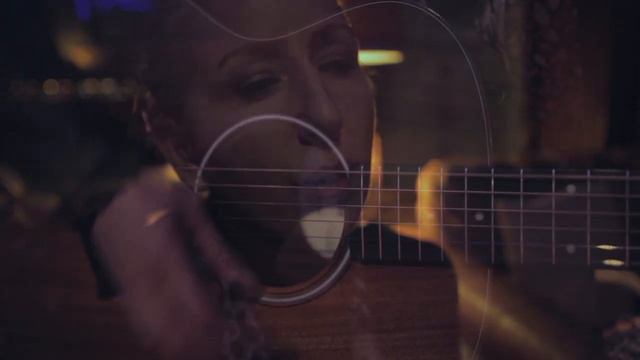 Hold On Tight - Banu смотреть онлайн