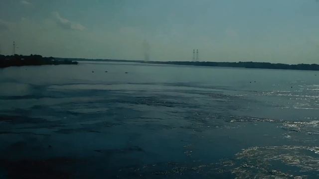 Балаково и река Волга из окна поезда смотреть онлайн