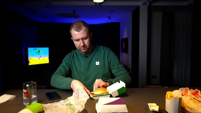 Первый раз пробую "еду" из ВКУСНО И ТОЧКА! Спустя 5 месяцев | Макдак был лучше? смотреть онлайн