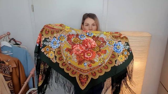 ОСЕНЬ В ПАВЛОВОПОСАДСКИХ ПЛАТКАХ. Утепляемся стильно. Времена Года: Осень. Багрянец Осени. Фаворит. смотреть онлайн