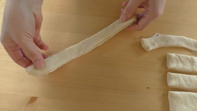 Удивительно, как обычное складывание делает булочки слоеными / Булочки с чесноком и зеленью смотреть онлайн