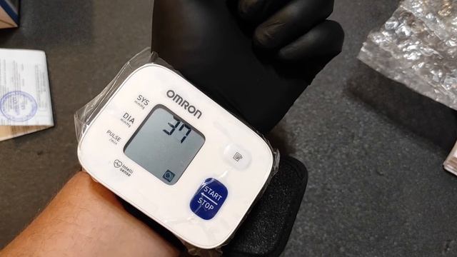 Omron RS1 HEM-6160-E | Automatic Wrist Blood Pressure Monitor | For Self-Measurement And Home Use