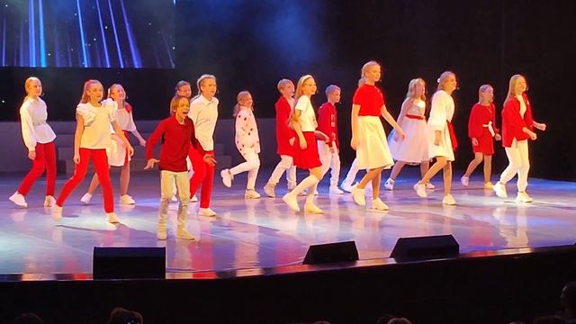 Танец на песню Твори добро