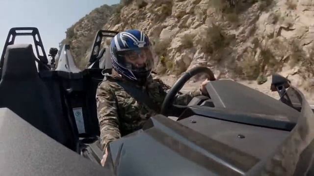 Что это?Трехколесный Polaris Slingshot!Тест драйв и обзор