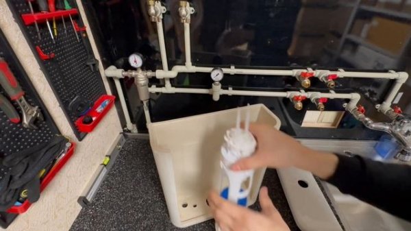 Как Открутить Кнопку в унитазе Roca и снять Сливной Механизм Бачка для чистки или замены