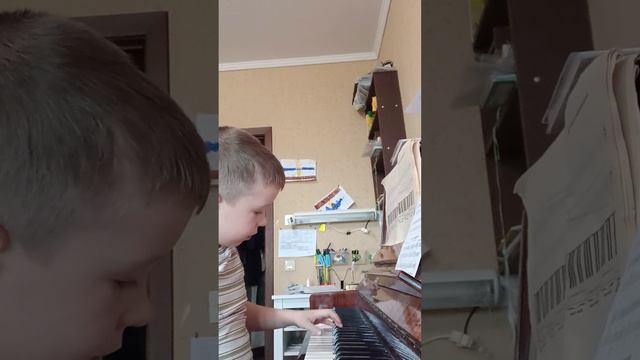 Как сыграть страшную мелодию на пианино смотреть онлайн