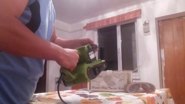 Ленточная шлифмашинка IVT смотреть онлайн