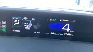 Свежий Prius 4WD как он? Краткий видео обзор. ZVW55