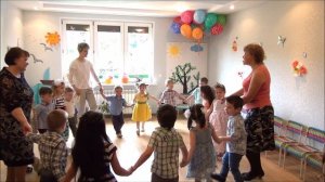 Танец - хоровод. По малину в сад пойдем.