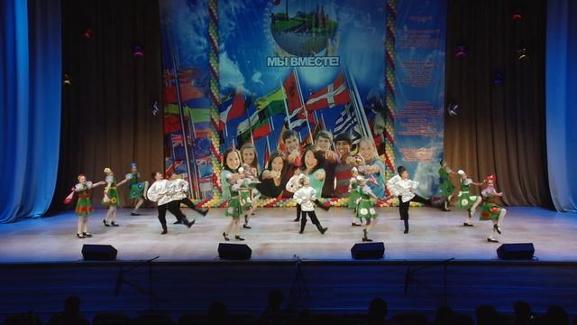 Образцовый художественный ансамбль танца «Росинка» - «Калинка» смотреть онлайн