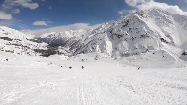 Кругозор - Азау трасса на горнолыжном курорте Эльбрус! Горнолыжные трассы весеннего Эльбруса. Апрел смотреть онлайн