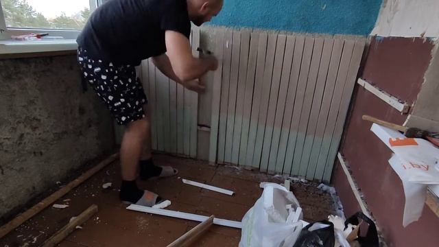 Ремонт балкона с летучими мышами. Демонтаж. ЧАСТЬ 1. смотреть онлайн