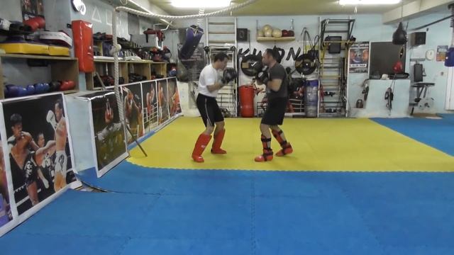 Комбинации в защите. Кикбоксинг.