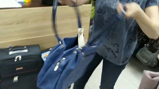 ЖАРКИЕ ЦЕНЫ ?ТРИ ОТДЕЛА У СУМОЧКИ смотреть онлайн