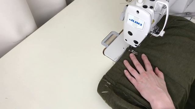 Переделываю недошитую юбку. Юбка с цельнокроеным поясом и карманами в швах. Пошив. Часть 2. смотреть онлайн