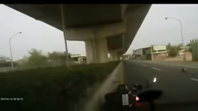 Не успел увернуться от грузовика смотреть онлайн