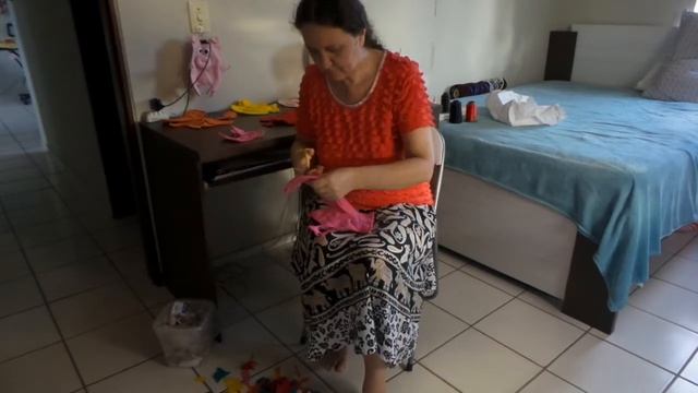 Вырезаю выкроенных и сшитых лошадок смотреть онлайн