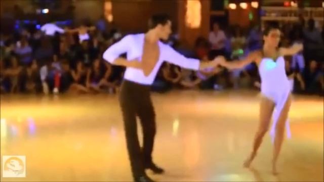 Латиноамериканские танцы, бачата - танцуют профессионалы.