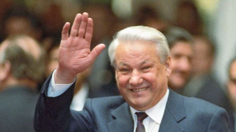 ПРЕВРАТНОСТИ СУДЬБЫ. ФИЛЬМ 1. ЧУЖОЙ СРЕДИ ЧУЖИХ 1990 HD смотреть онлайн