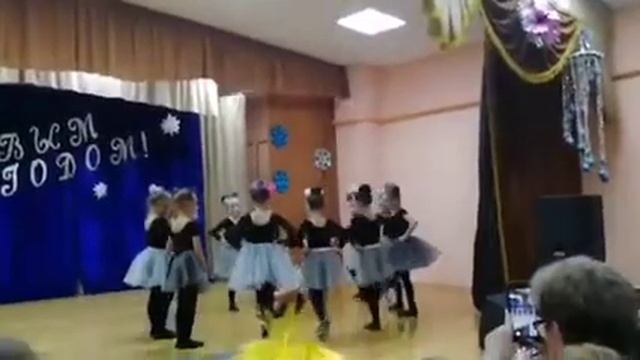 Танец "Микки Маус", танцевальный коллектив "Радуга". с. Домна смотреть онлайн